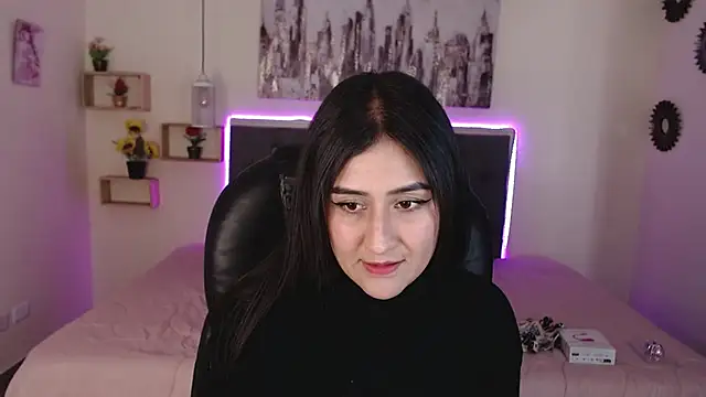 mia aira online show from 12/17/24, 08:21