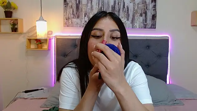 mia aira online show from 10/02/25, 03:08