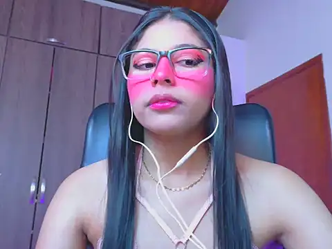 Snapshot of _ALLYSON18_ chatting on 06/20/26, 11:46 ALLYSON18 online show from 06/20/26, 11:46