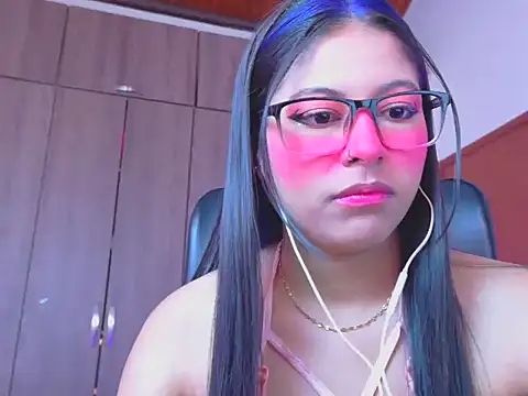 Snapshot of _ALLYSON18_ chatting on 07/17/26, 12:01 ALLYSON18 online show from 07/17/26, 12:01