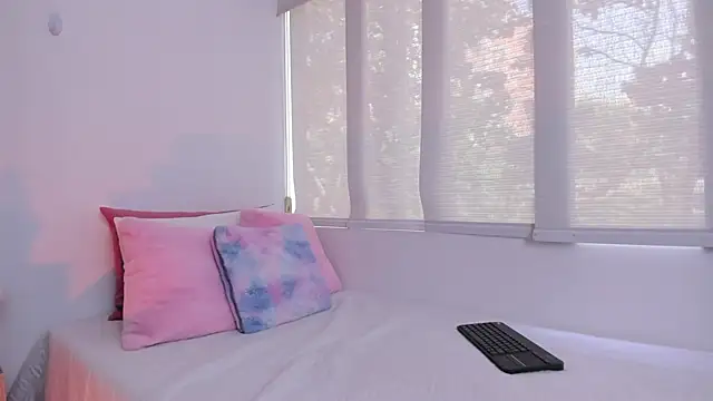 Snapshot of Brisa_blue chatting on 01/15/25, 03:07 Brisa blue online show from 01/15/25, 03:07