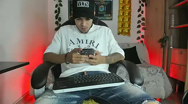 Snapshot of mikee_scooth chatting on 01/07/25, 03:35 mikee scooth online show from 01/07/25, 03:35