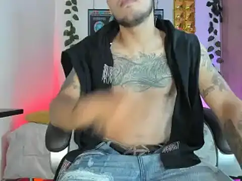 Snapshot of mikee_scooth chatting on 01/25/25, 09:57 mikee scooth online show from 01/25/25, 09:57