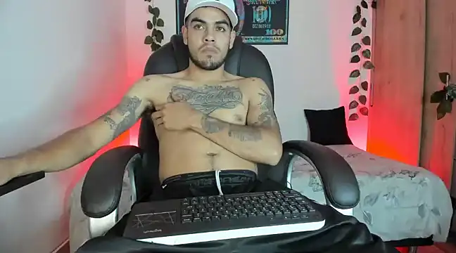 Snapshot of mikee_scooth chatting on 02/27/25, 02:10 mikee scooth online show from 02/27/25, 02:10