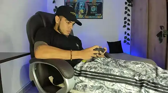 Snapshot of mikee_scooth chatting on 03/09/25, 07:23 mikee scooth online show from 03/09/25, 07:23