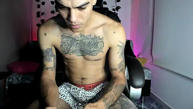 Snapshot of mikee_scooth chatting on 09/20/25, 07:20 mikee scooth online show from 09/20/25, 07:20