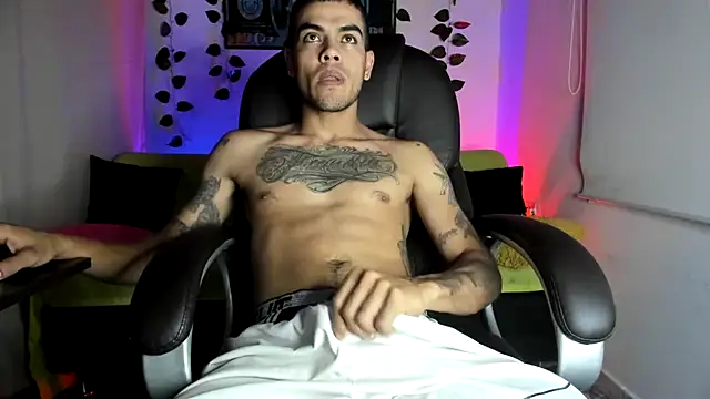 Snapshot of mikee_scooth chatting on 09/29/25, 11:53 mikee scooth online show from 09/29/25, 11:53