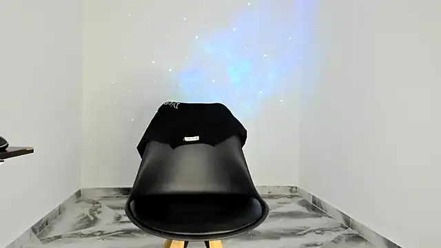 Snapshot of mikee_scooth chatting on 12/20/25, 07:59 mikee scooth online show from 12/20/25, 07:59