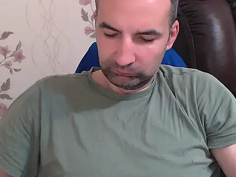 Snapshot of Leo_1617 chatting on 05/15/26, 06:42 Leo 1617 online show from 05/15/26, 06:42
