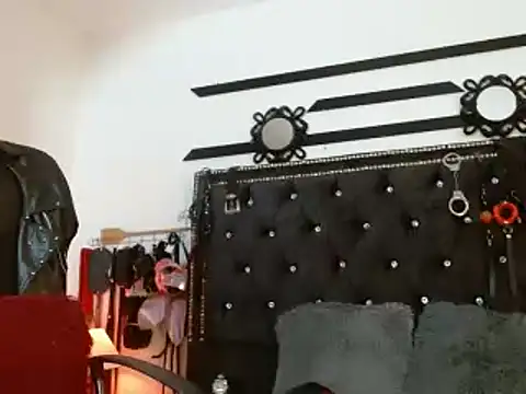 Snapshot of SamaraMartinez chatting on 03/05/25, 08:10 SamaraMartinez online show from 03/05/25, 08:10