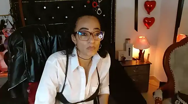 Snapshot of SamaraMartinez chatting on 03/11/25, 08:53 SamaraMartinez online show from 03/11/25, 08:53