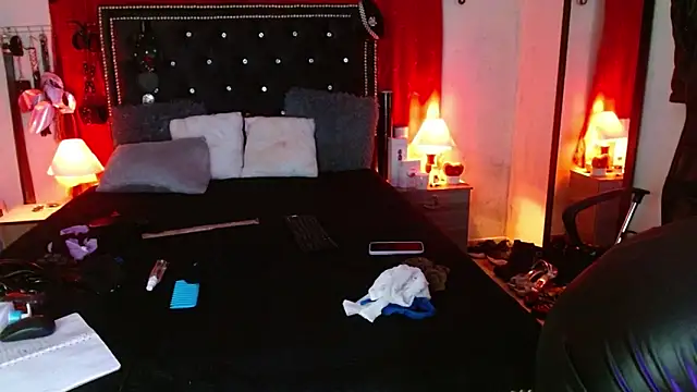 Snapshot of SamaraMartinez chatting on 10/13/25, 08:47 SamaraMartinez online show from 10/13/25, 08:47