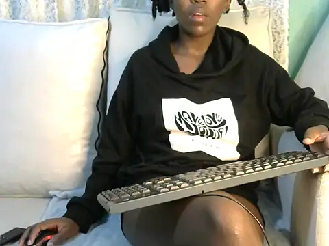 Caryyyl online show from 11/08/25, 02:06