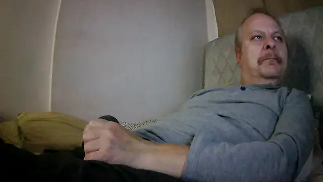 amylrmm1903 online show from 11/19/25, 02:28