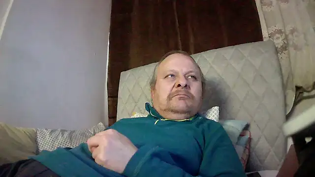 Snapshot of amylrmm1903 chatting on 01/11/26, 10:20 amylrmm1903 online show from 01/11/26, 10:20