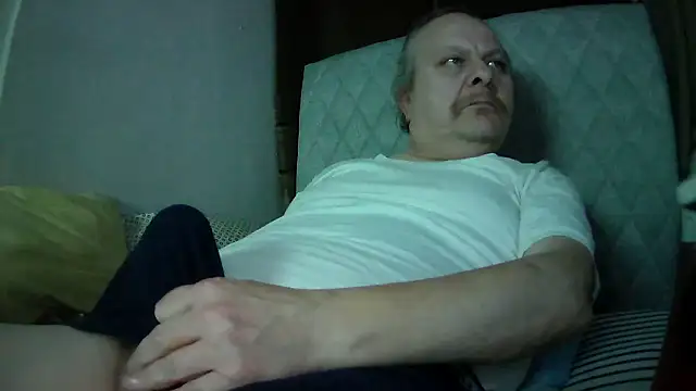 Snapshot of amylrmm1903 chatting on 02/01/26, 01:53 amylrmm1903 online show from 02/01/26, 01:53