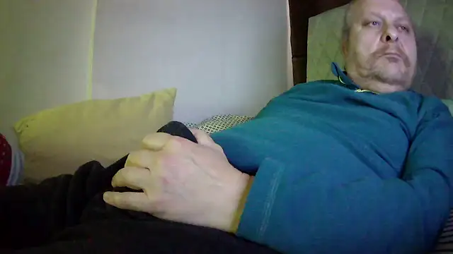 Snapshot of amylrmm1903 chatting on 02/22/26, 11:42 amylrmm1903 online show from 02/22/26, 11:42