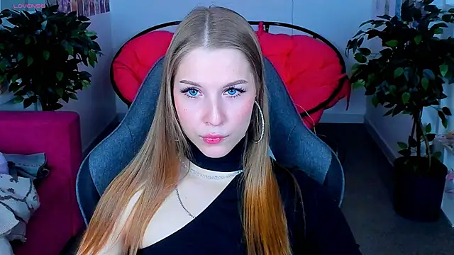 CuteMousee online show from 12/26/24, 02:59