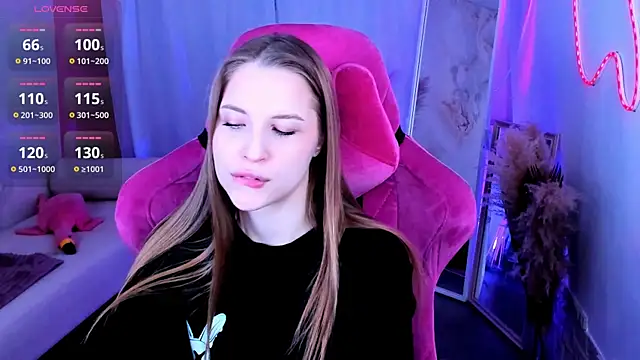 CuteMousee online show from 11/25/25, 06:13