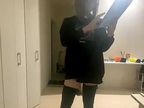 mel  mel online show from 10/15/25, 05:24