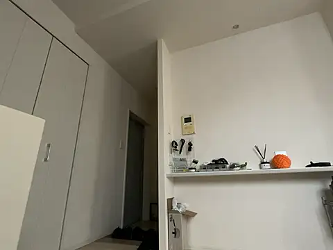 mel  mel online show from 10/22/25, 06:24