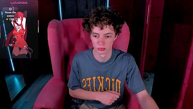 Snapshot of LukeSweet chatting on 03/12/26, 02:45 LukeSweet online show from 03/12/26, 02:45