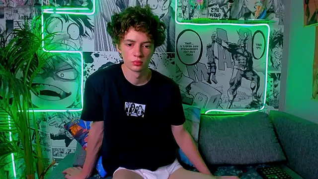 Snapshot of LukeSweet chatting on 03/23/26, 02:54 LukeSweet online show from 03/23/26, 02:54