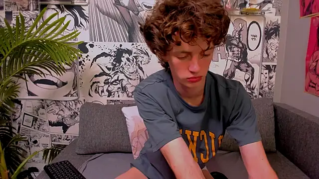 Snapshot of LukeSweet chatting on 06/03/26, 01:46 LukeSweet online show from 06/03/26, 01:46