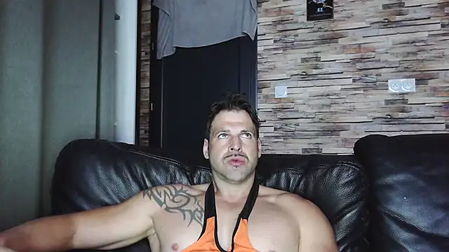 XxBigboybandxX online show from 10/16/25, 06:14