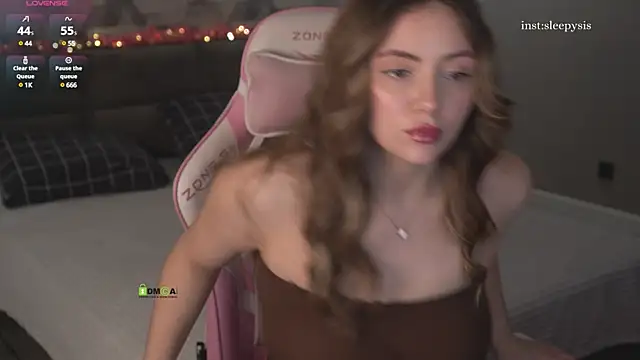 Snapshot of Sleepy_SIS chatting on 02/14/25, 02:44 Sleepy SIS online show from 02/14/25, 02:44