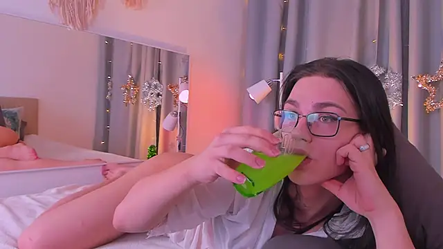 Alfreda Mills online show from 12/26/24, 08:53