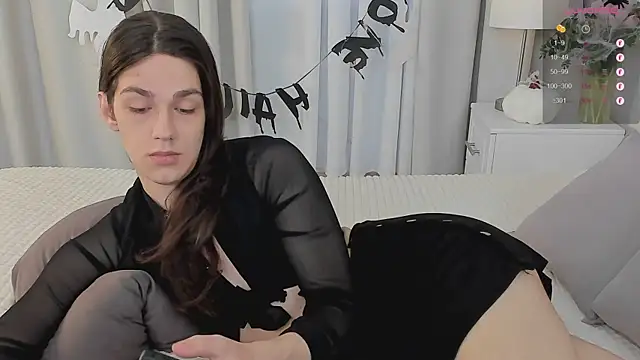 Alfreda Mills online show from 10/31/25, 10:16