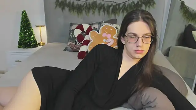 Snapshot of Alfreda_Mills chatting on 12/18/25, 10:43 Alfreda Mills online show from 12/18/25, 10:43