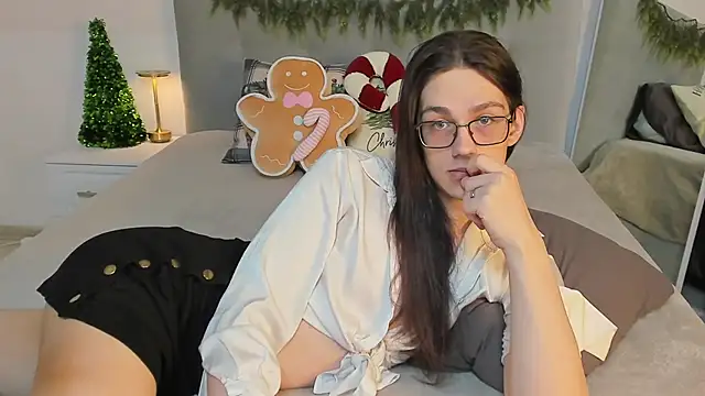 Snapshot of Alfreda_Mills chatting on 12/20/25, 11:28 Alfreda Mills online show from 12/20/25, 11:28