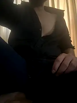 Snapshot of sxssxssxs@xh chatting on 10/04/25, 05:27 sxssxssxsxh online show from 10/04/25, 05:27