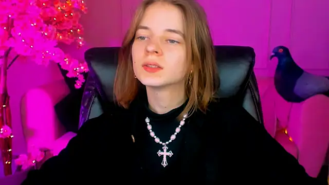 TinaDavil online show from 12/18/24, 05:42