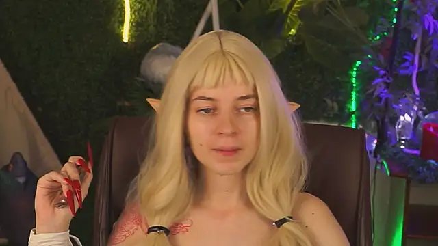 TinaDavil online show from 01/19/25, 05:18