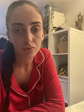 Snapshot of hornygirl98989 chatting on 11/04/25, 03:33 hornygirl98989 online show from 11/04/25, 03:33