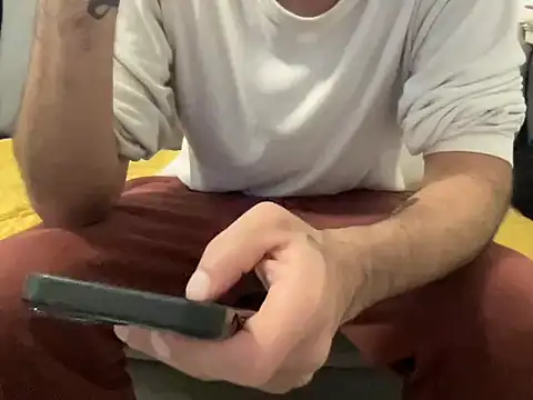 4small4inchlol online show from 12/01/25, 02:11