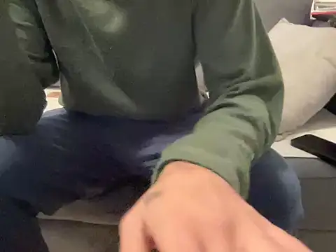 4small4inchlol online show from 12/15/25, 11:47