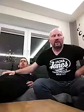 two gays online show from 11/08/25, 09:13