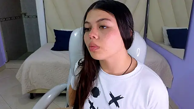 Snapshot of Sexy_paradise18_ chatting on 12/22/24, 03:44 Sexy paradise18  online show from 12/22/24, 03:44