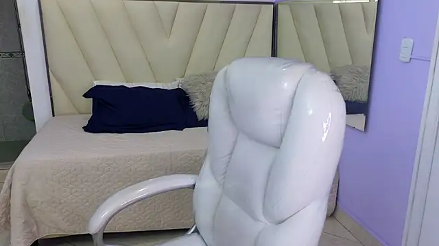 Snapshot of Sexy_paradise18_ chatting on 12/31/24, 07:31 Sexy paradise18  online show from 12/31/24, 07:31