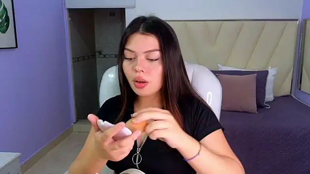 Snapshot of Sexy_paradise18_ chatting on 02/25/25, 04:35 Sexy paradise18  online show from 02/25/25, 04:35