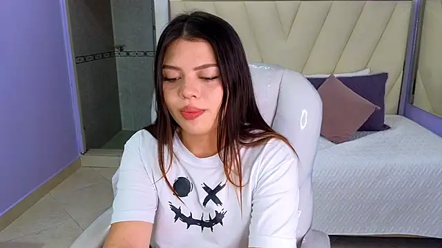 Snapshot of Sexy_paradise18_ chatting on 03/01/25, 04:04 Sexy paradise18  online show from 03/01/25, 04:04