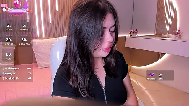 Snapshot of Sexy_paradise18_ chatting on 10/04/25, 03:48 Sexy paradise18  online show from 10/04/25, 03:48