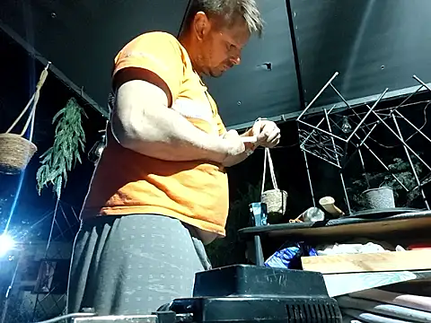 Snapshot of brbrrbrbrb chatting on 04/25/26, 07:44 brbrrbrbrb online show from 04/25/26, 07:44