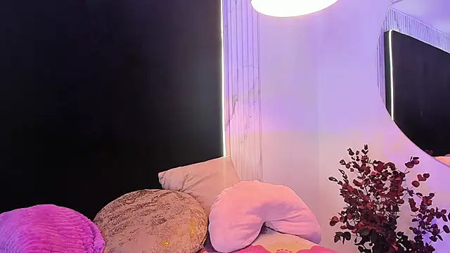 almendraevans online show from 02/07/25, 03:19