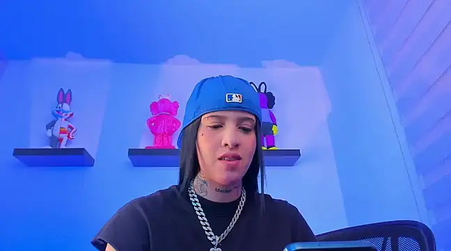 Gangster Girl online show from 12/15/24, 12:18