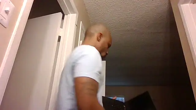 SexxyreddMale online show from 03/04/25, 10:27